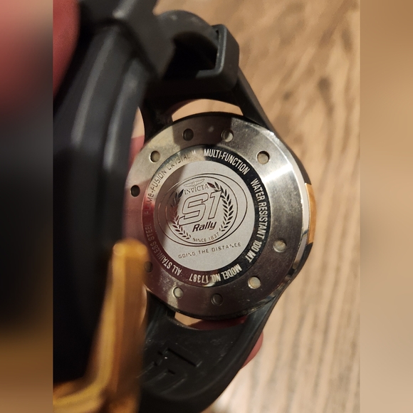 Invicta 17391 Men's S1 Rally Quartz Gold Dial Black Rubber Strap Watch - Picture 3 of 3